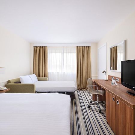 Holiday Inn Leeds-Wakefield M1 Jct40 By Ihg Exterior photo